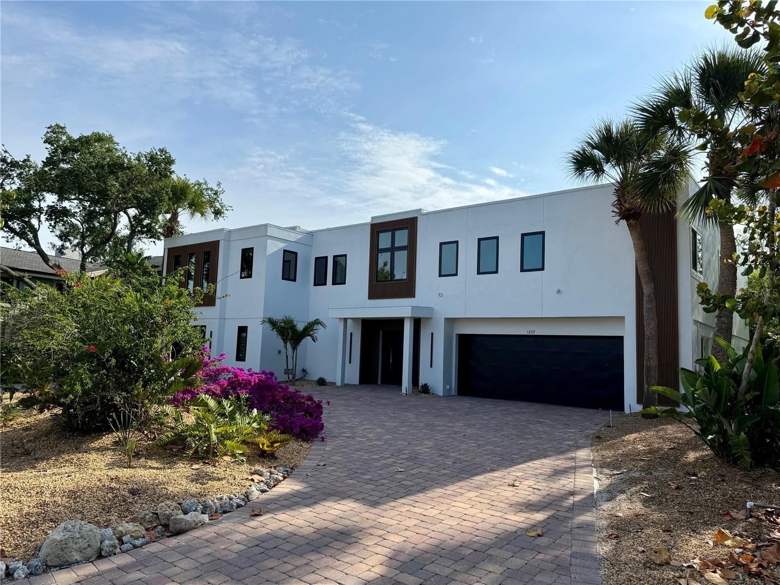 1257 TREE BAY LANE