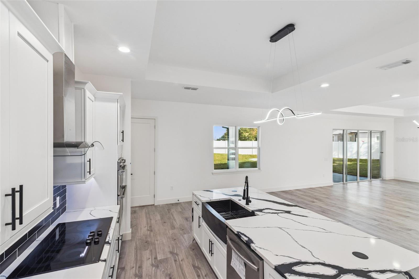 SILVER LAKE MEADOWS SUB - Residential