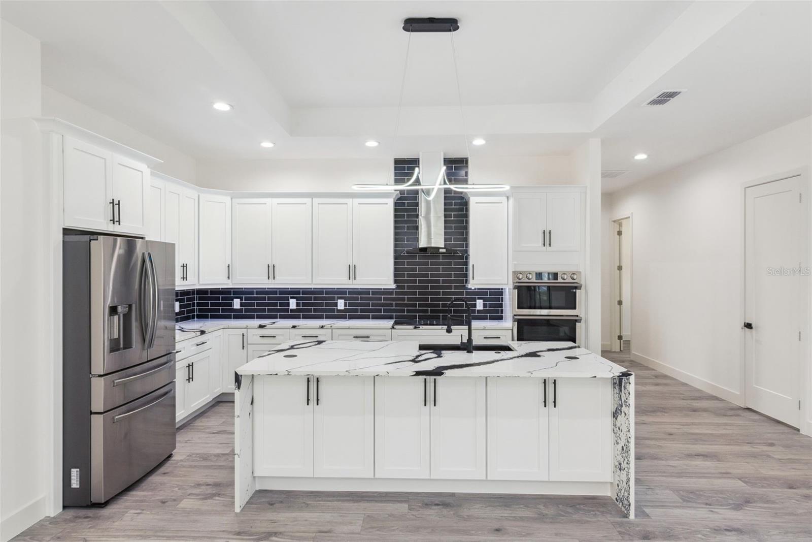 SILVER LAKE MEADOWS SUB - Residential