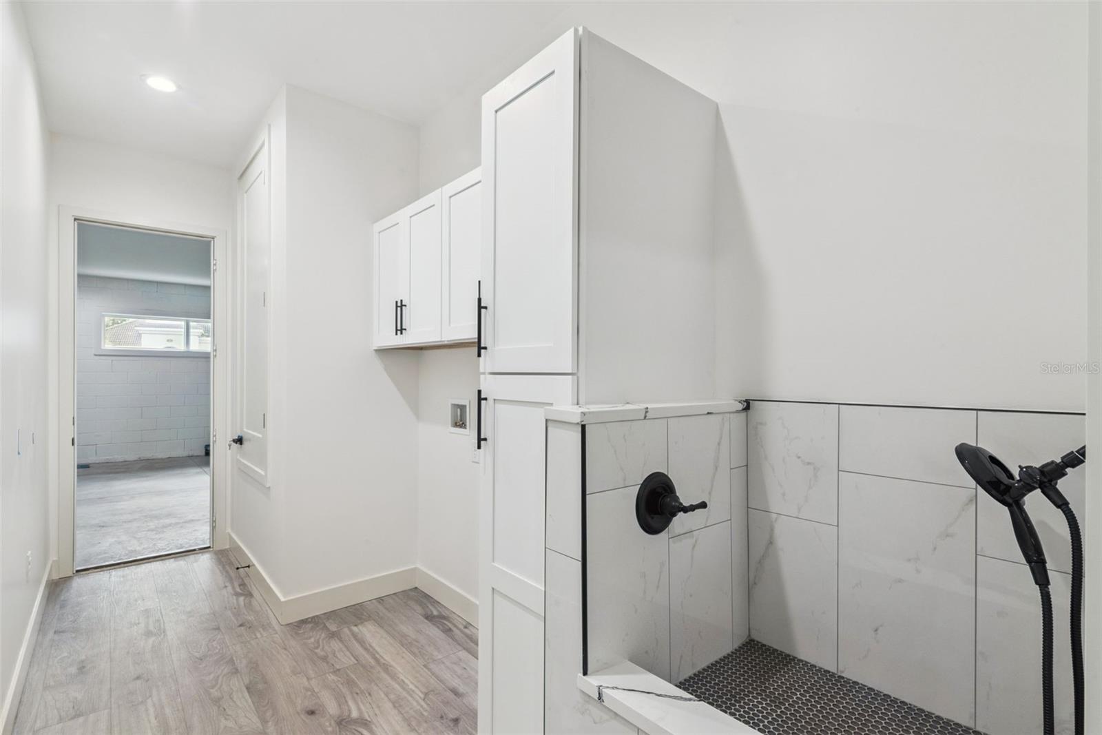 SILVER LAKE MEADOWS SUB - Residential