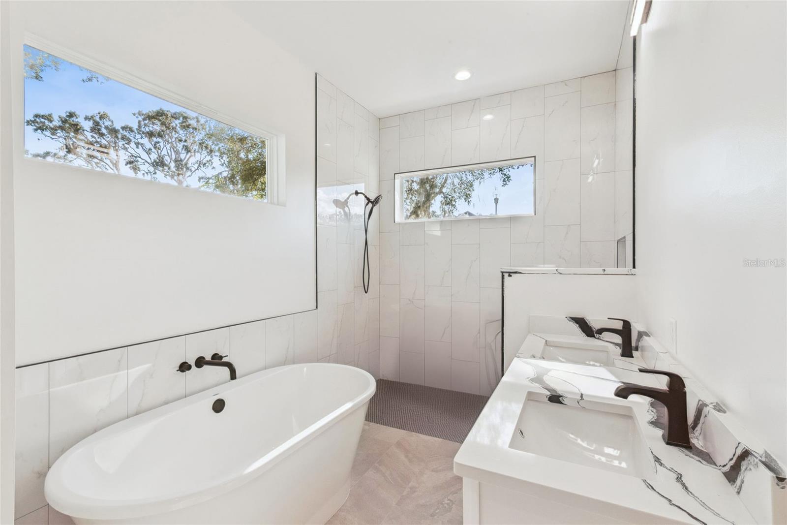 SILVER LAKE MEADOWS SUB - Residential