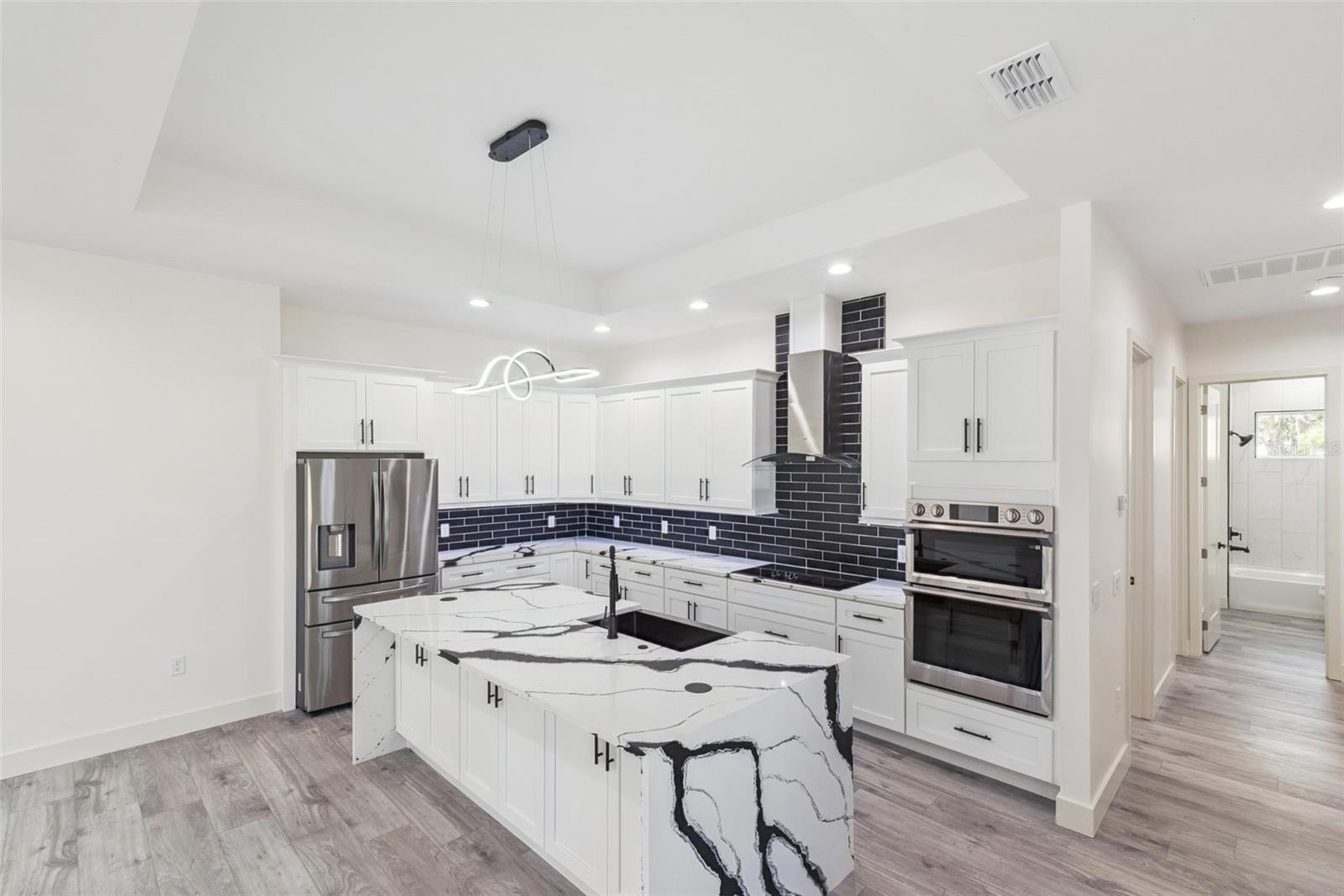 SILVER LAKE MEADOWS SUB - Residential