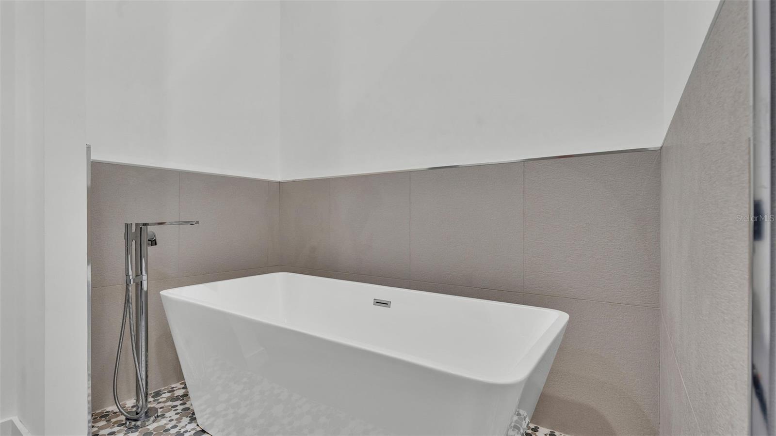 CANTERWOOD - Residential