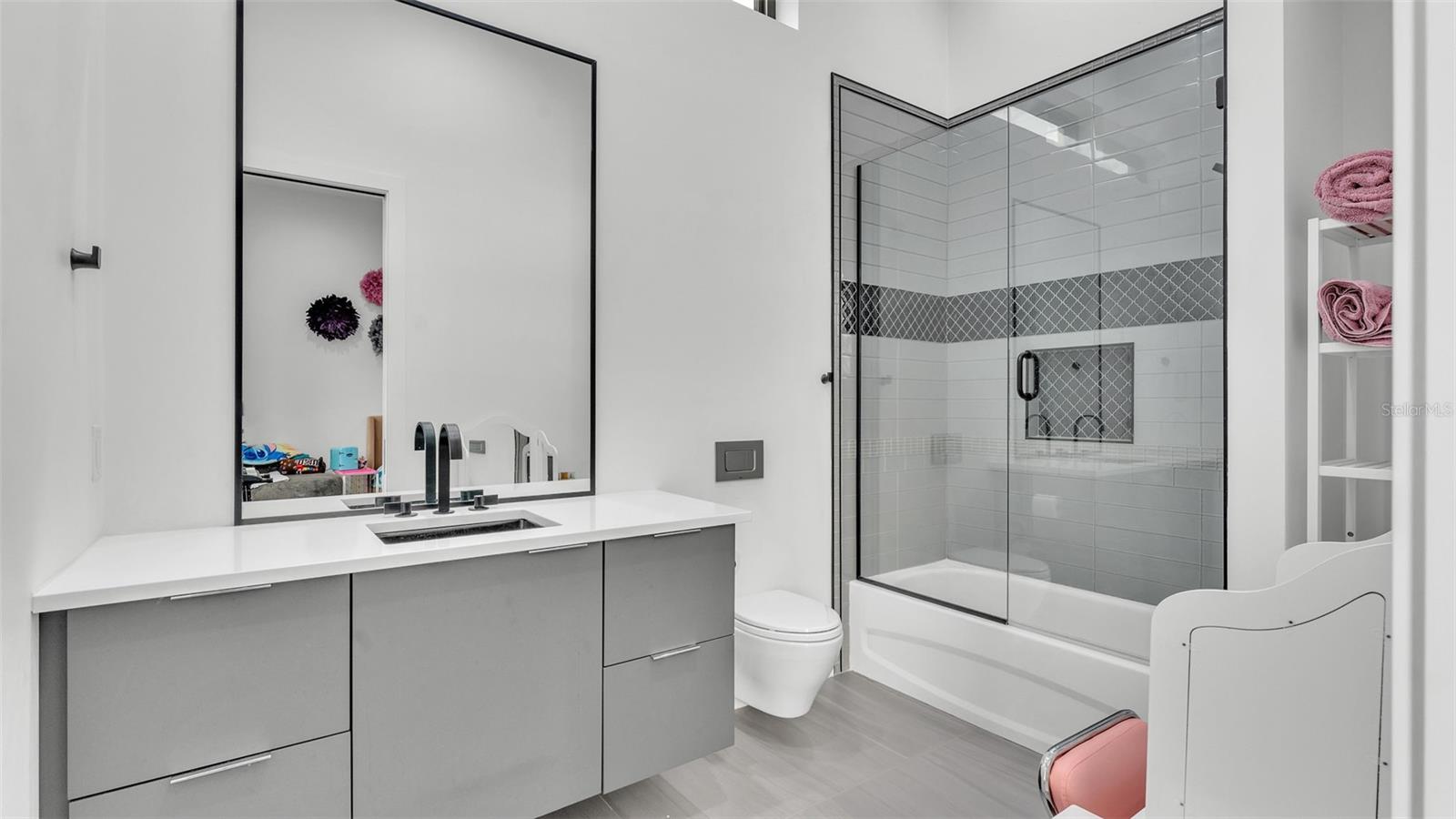 CANTERWOOD - Residential