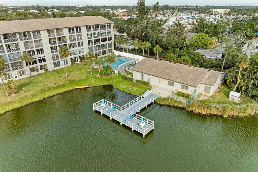 Photo of 3424 Lake Bayshore Drive #405 BUILDING P, Bradenton, FL 34205 (MLS # A4642415)