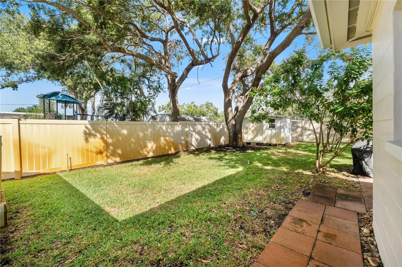 HOLIDAY PARK 4TH ADD - Residential