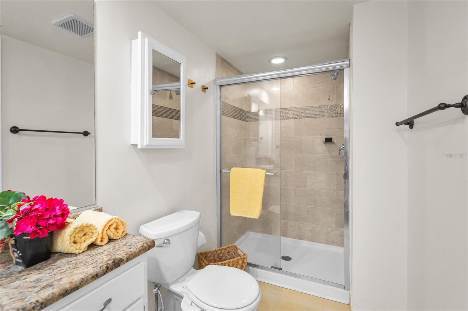 EAST BAY COUNTRY CLUB CONDO APTS - Residential