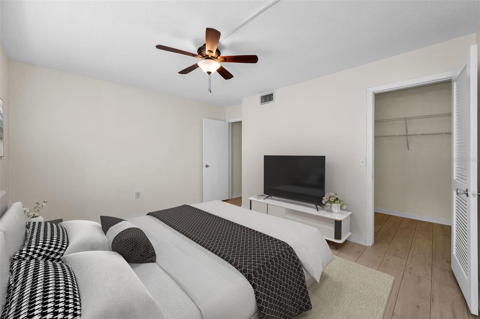 EAST BAY COUNTRY CLUB CONDO APTS - Residential