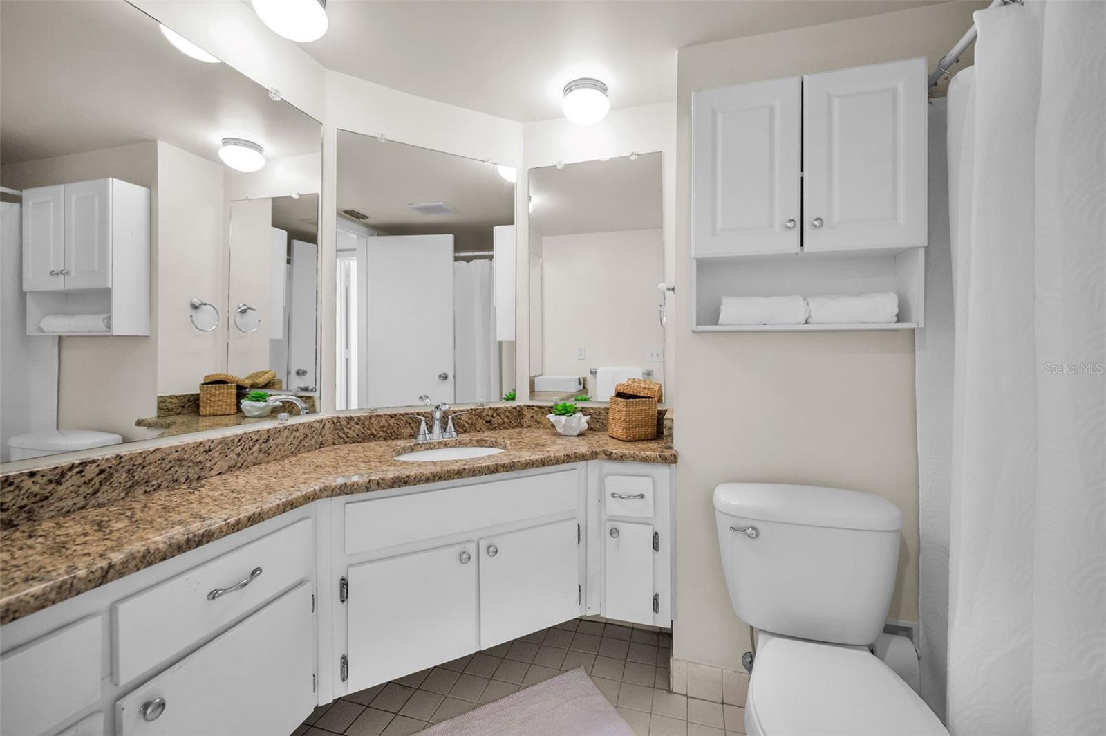 EAST BAY COUNTRY CLUB CONDO APTS - Residential