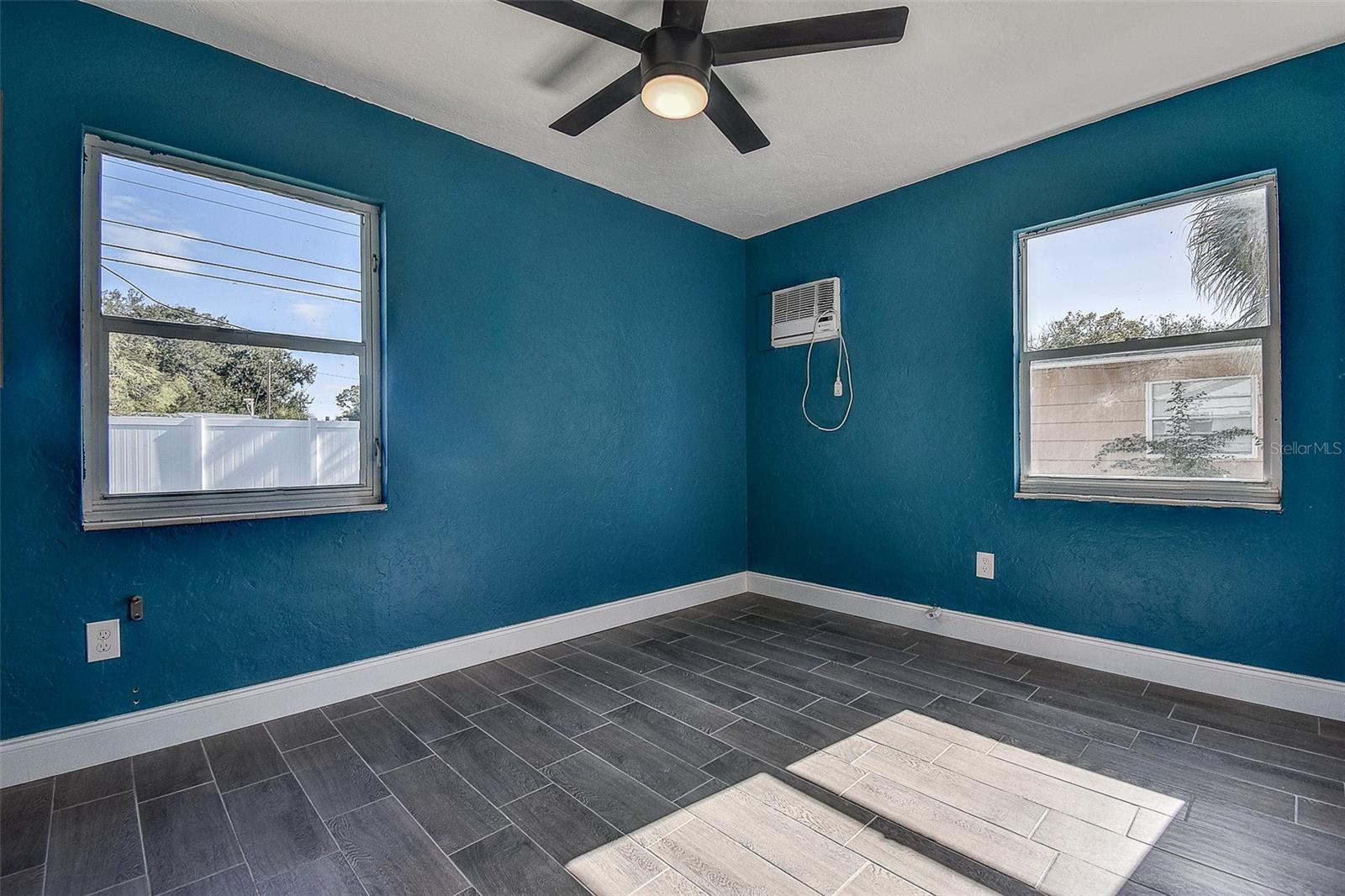 MEADOW LAWN 5TH ADD - Residential