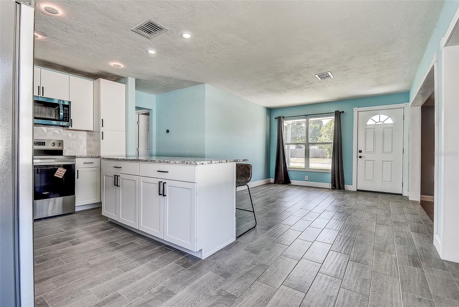 MEADOW LAWN 5TH ADD - Residential