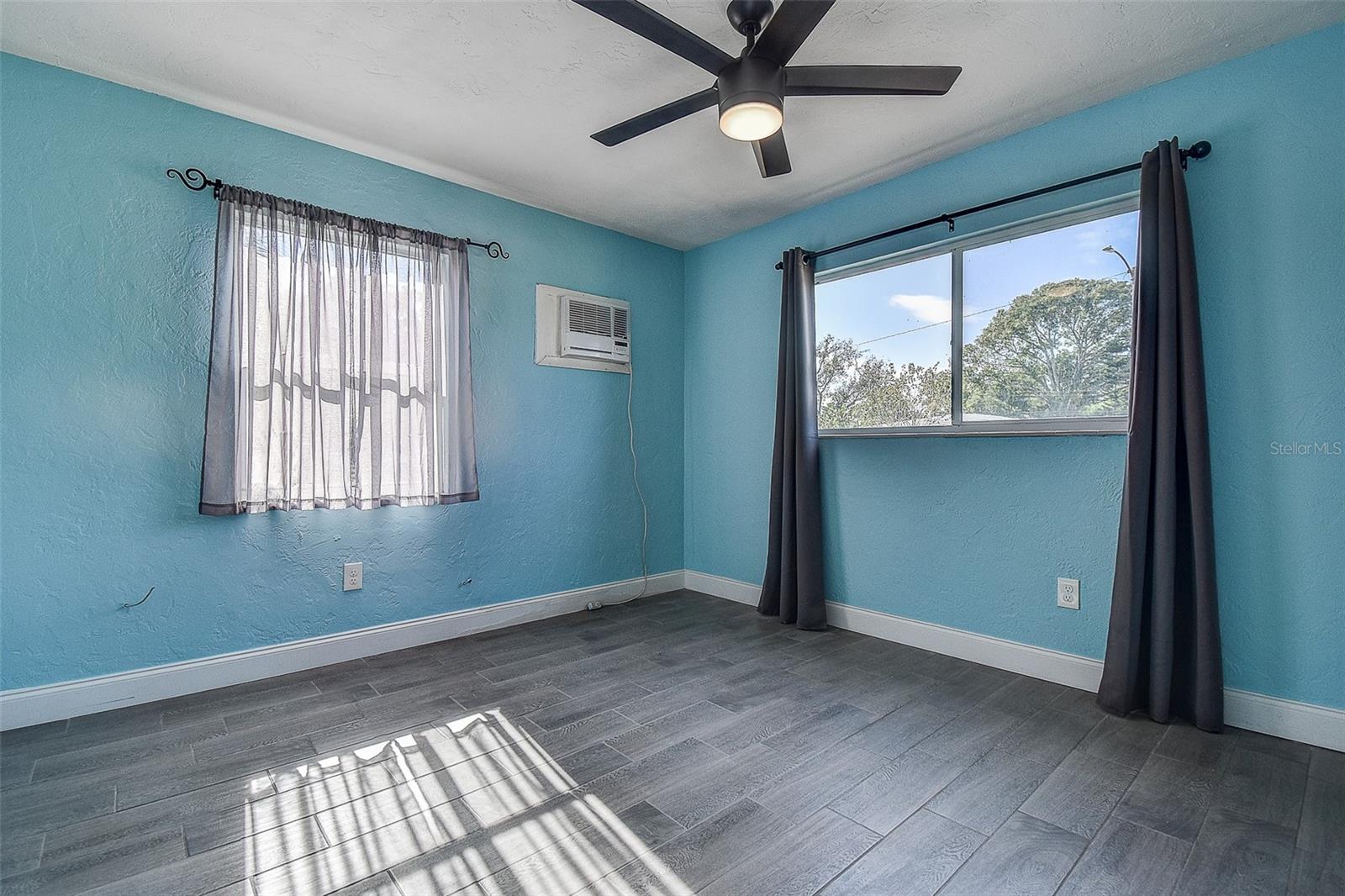 MEADOW LAWN 5TH ADD - Residential