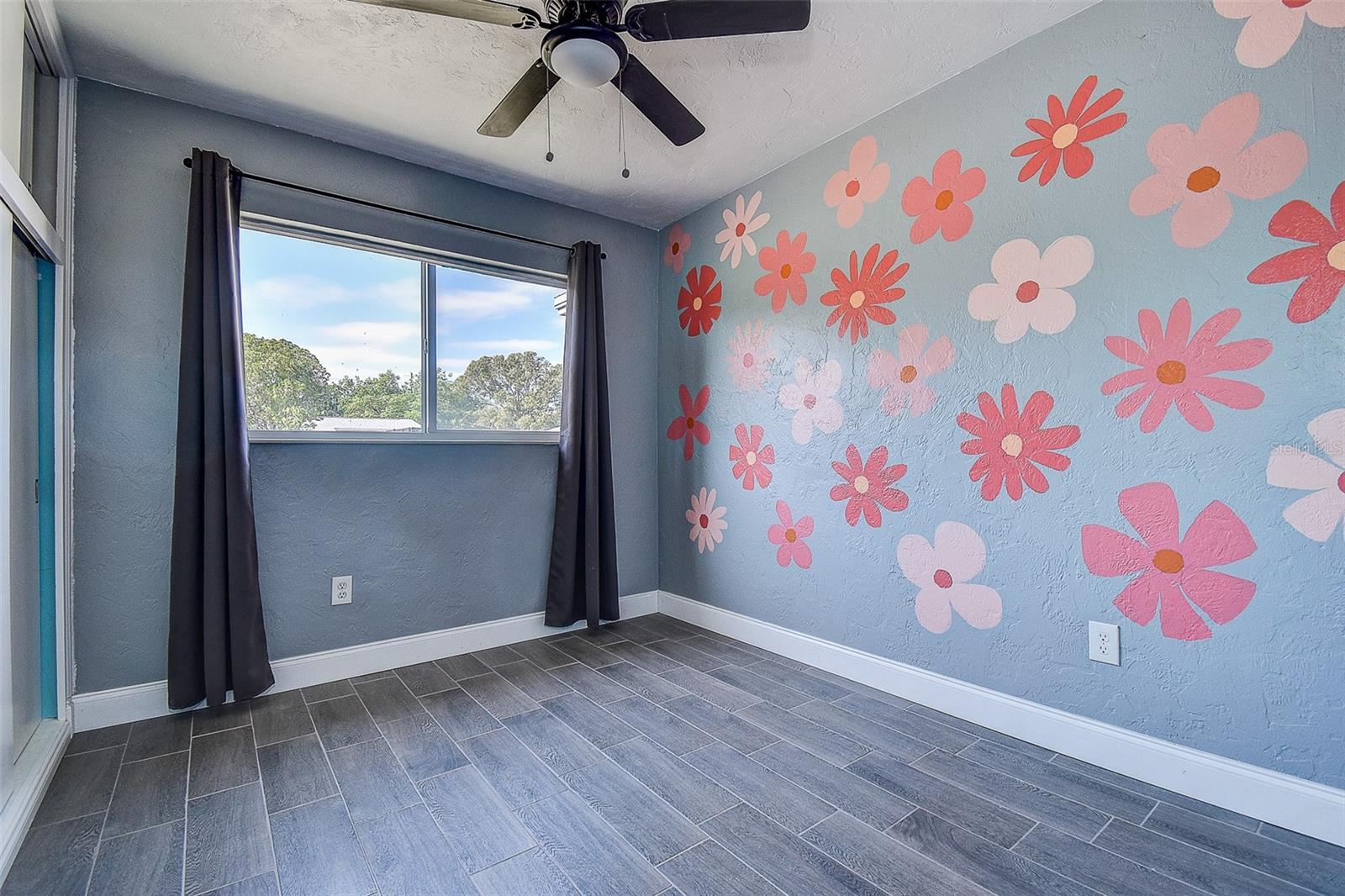 MEADOW LAWN 5TH ADD - Residential