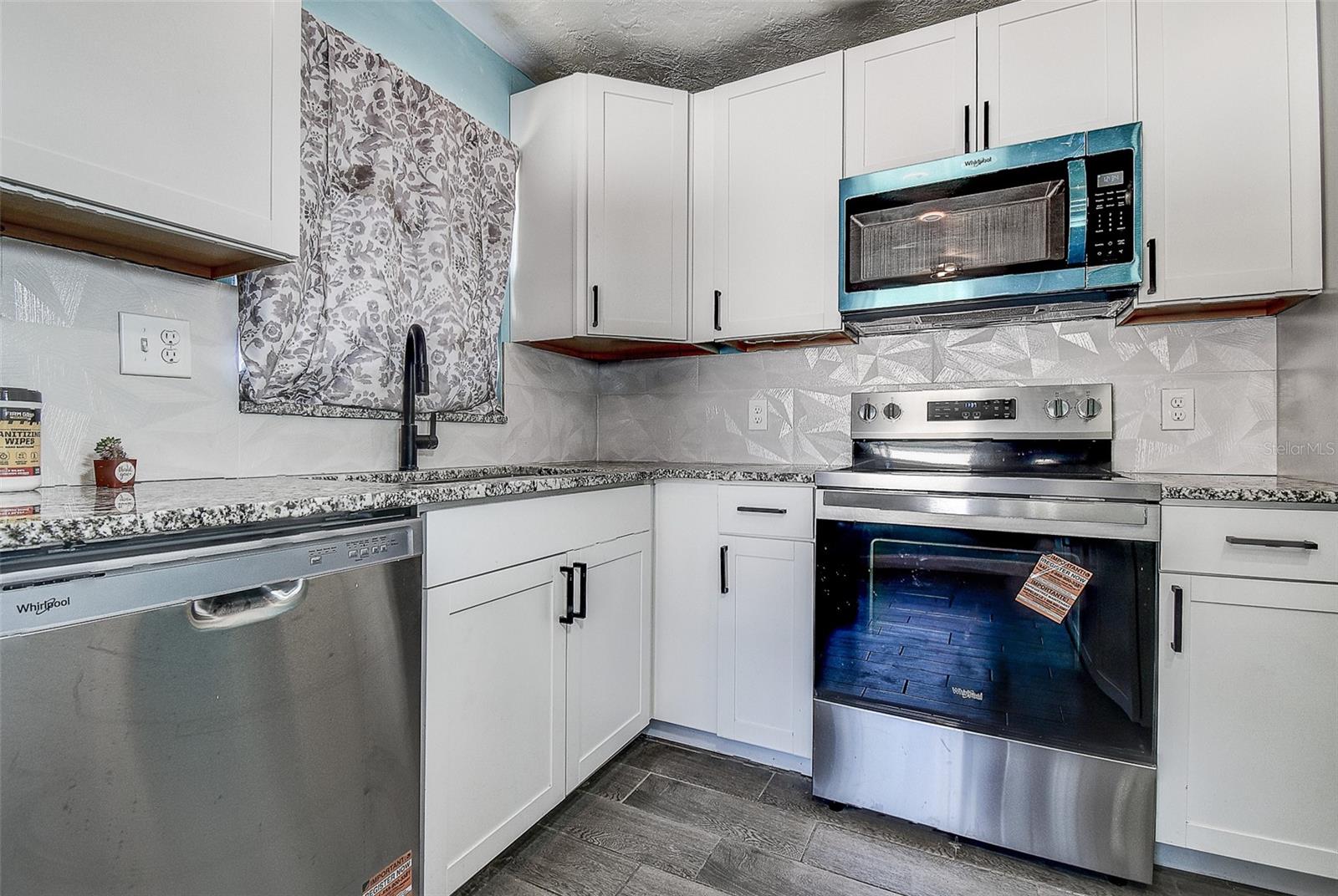 MEADOW LAWN 5TH ADD - Residential