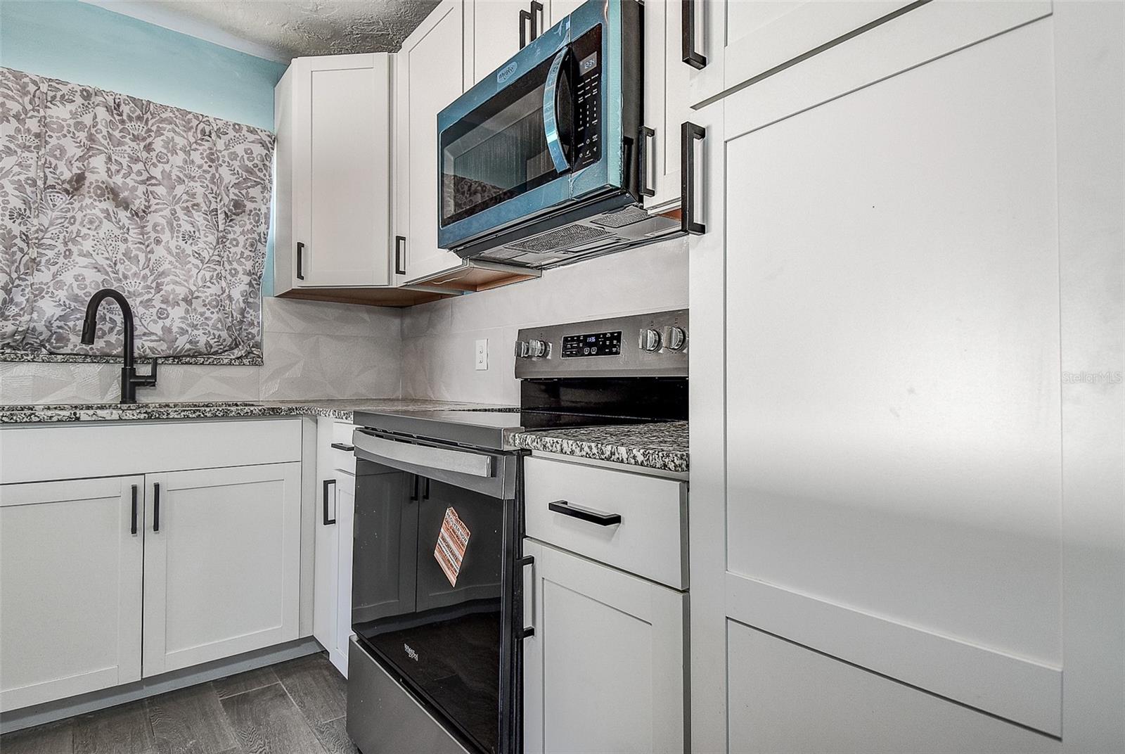 MEADOW LAWN 5TH ADD - Residential