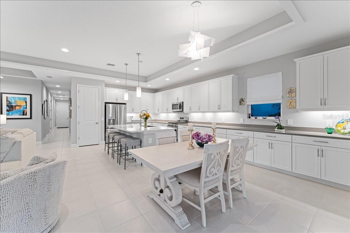 LAKEHOUSE COVE AT WATERSIDE - Residential