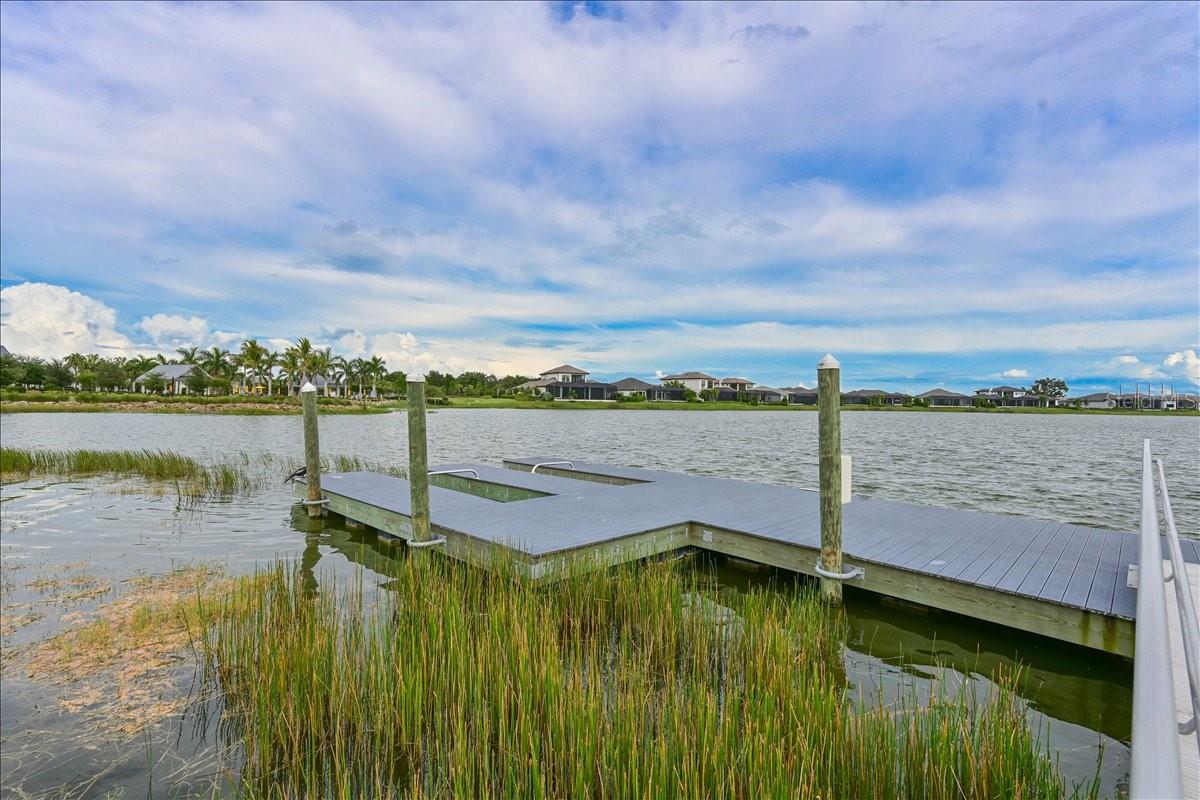 LAKEHOUSE COVE AT WATERSIDE - Residential