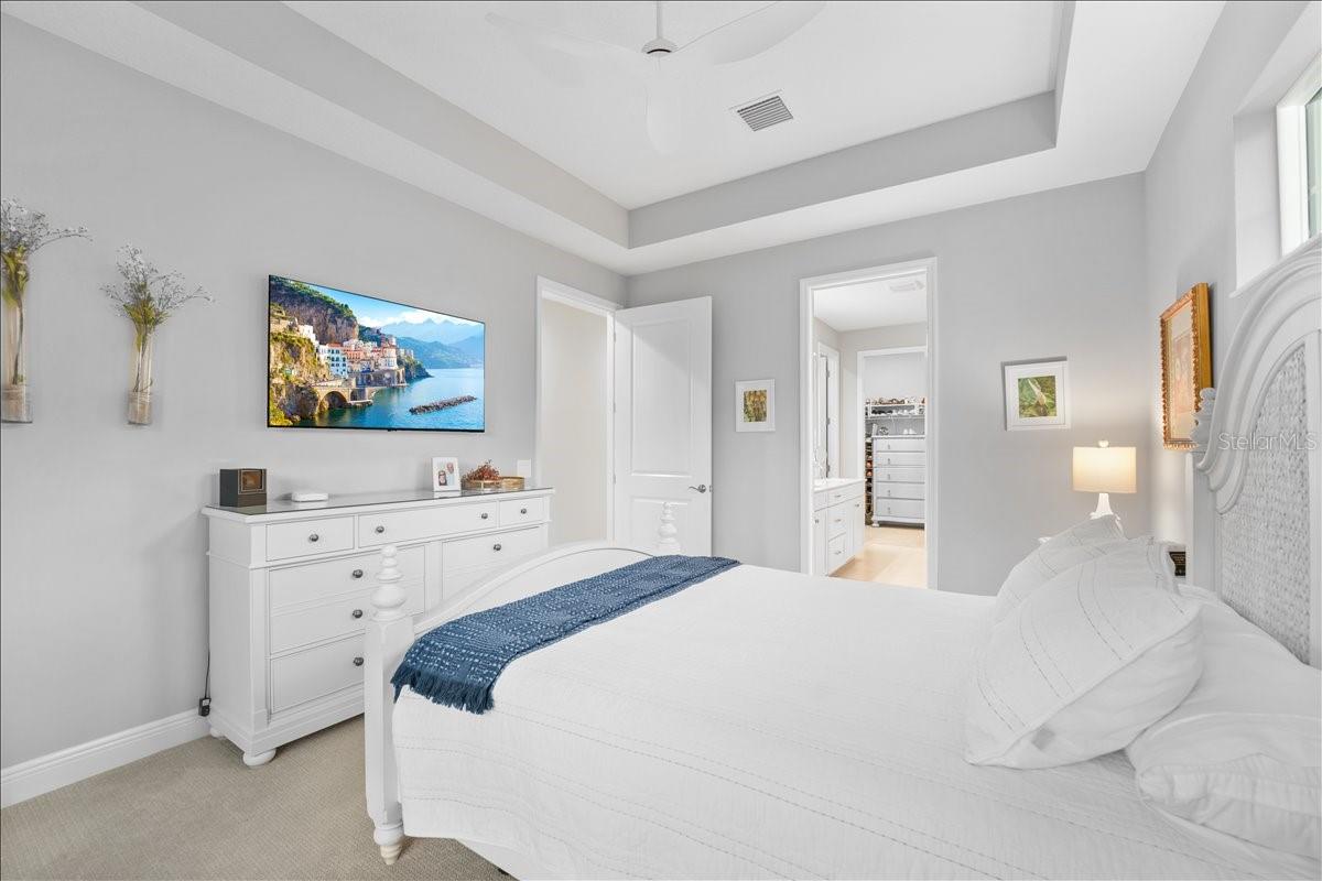 LAKEHOUSE COVE AT WATERSIDE - Residential