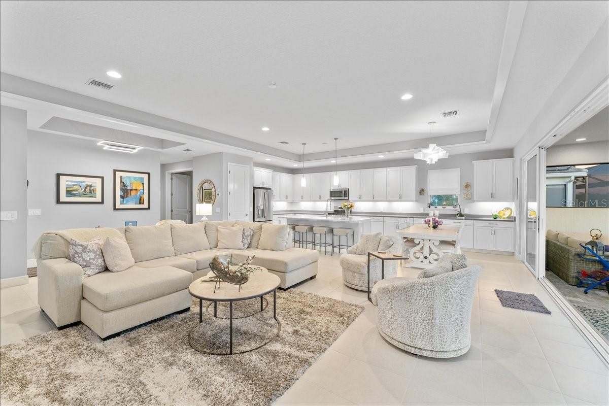 LAKEHOUSE COVE AT WATERSIDE - Residential