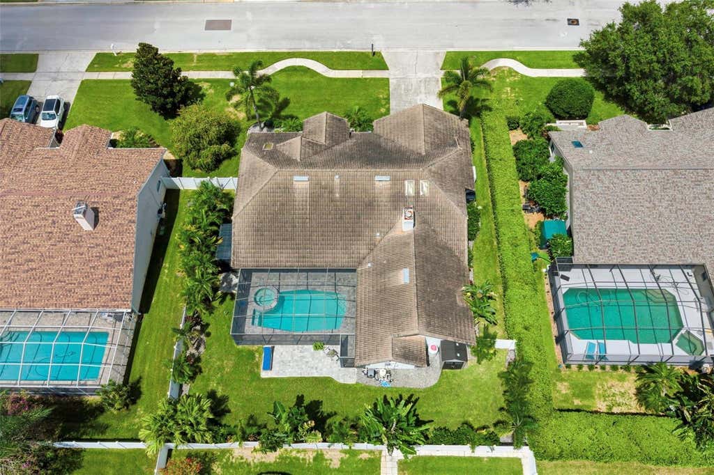 Photo of 3347 Lake Shore Lane, Clearwater, FL 33761 (MLS # A4702568)