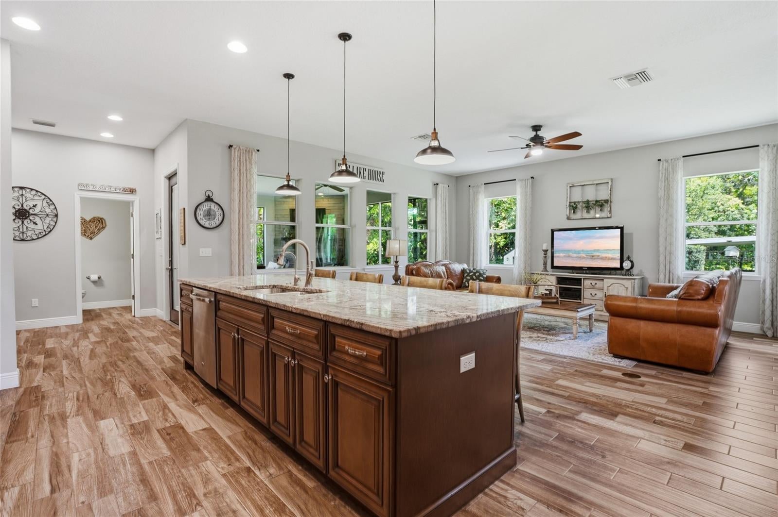 16622 Lakeshore Rd, Tampa, FL, 33624, USA, 3 Bedrooms Bedrooms, ,3 BathroomsBathrooms,Residential,Contingent,16622 Lakeshore Rd,TB8520081