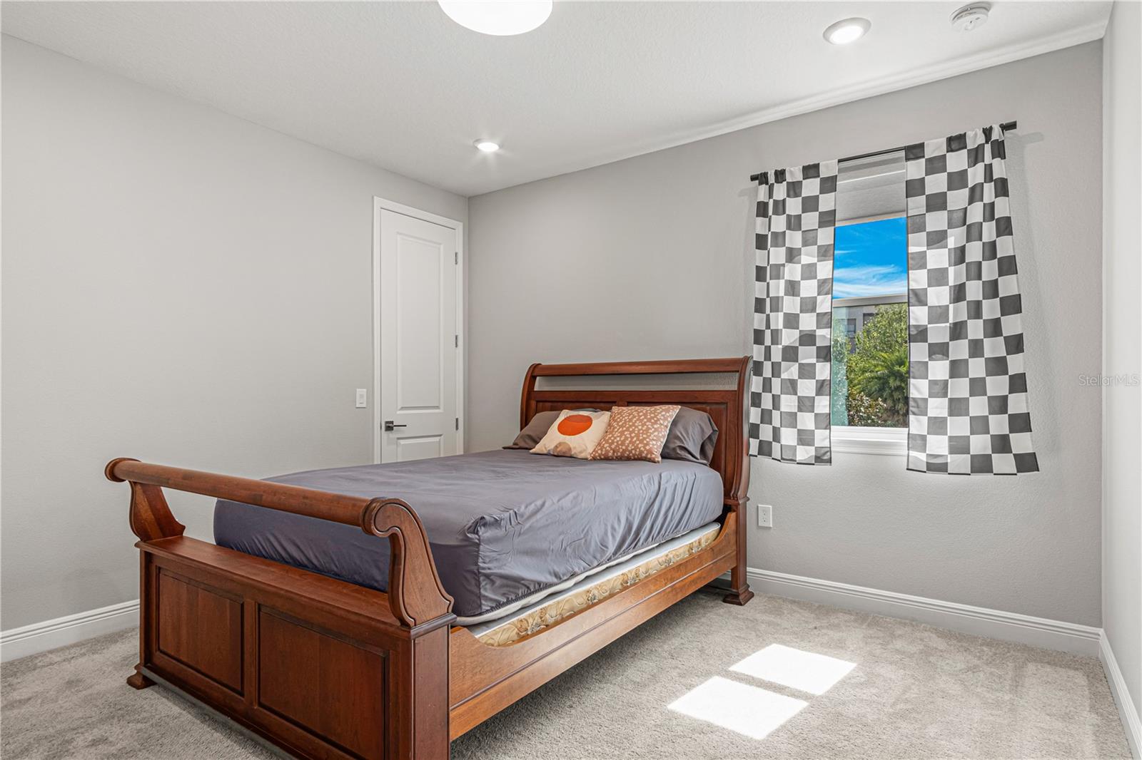 SAND LAKE SOUND - Residential