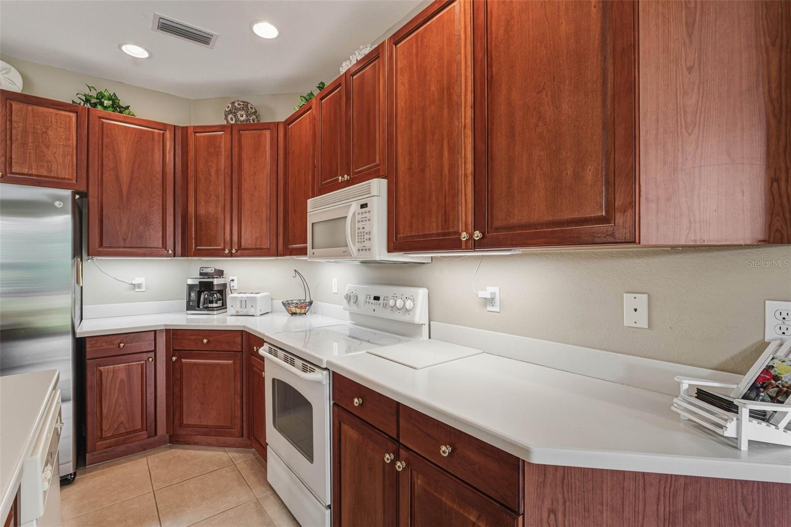 LAKESIDE PLANTATION - Residential