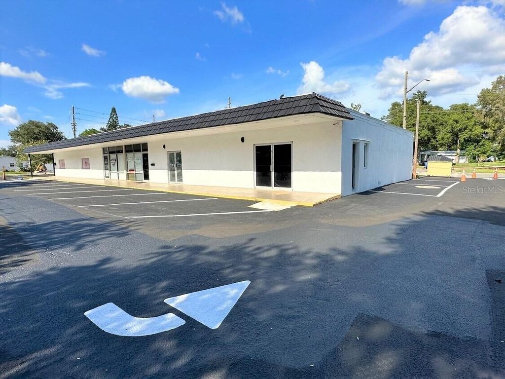 Photo of 1506 54th Avenue N, St Petersburg, FL 33703 (MLS # TB8440006)