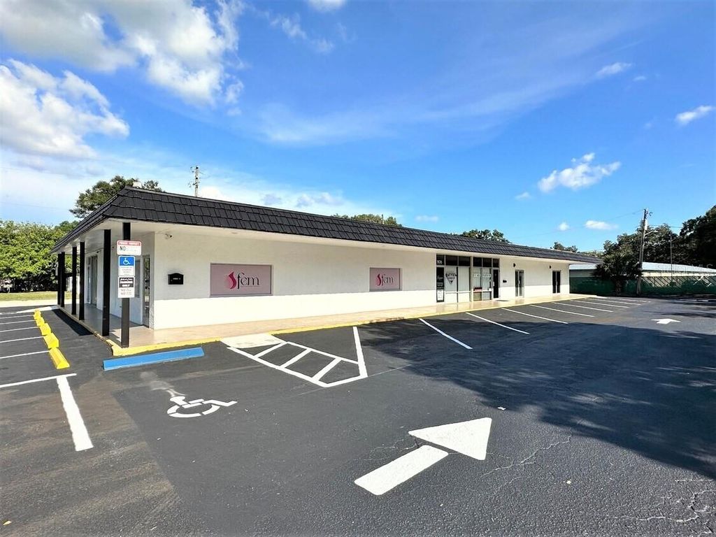Photo of 1506 54th Avenue N, St Petersburg, FL 33703 (MLS # TB8440006)