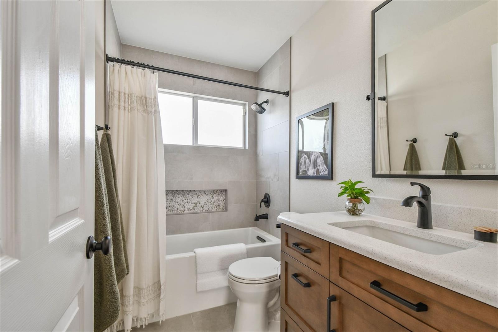 EASTLAKE OAKS PH 2 - Residential