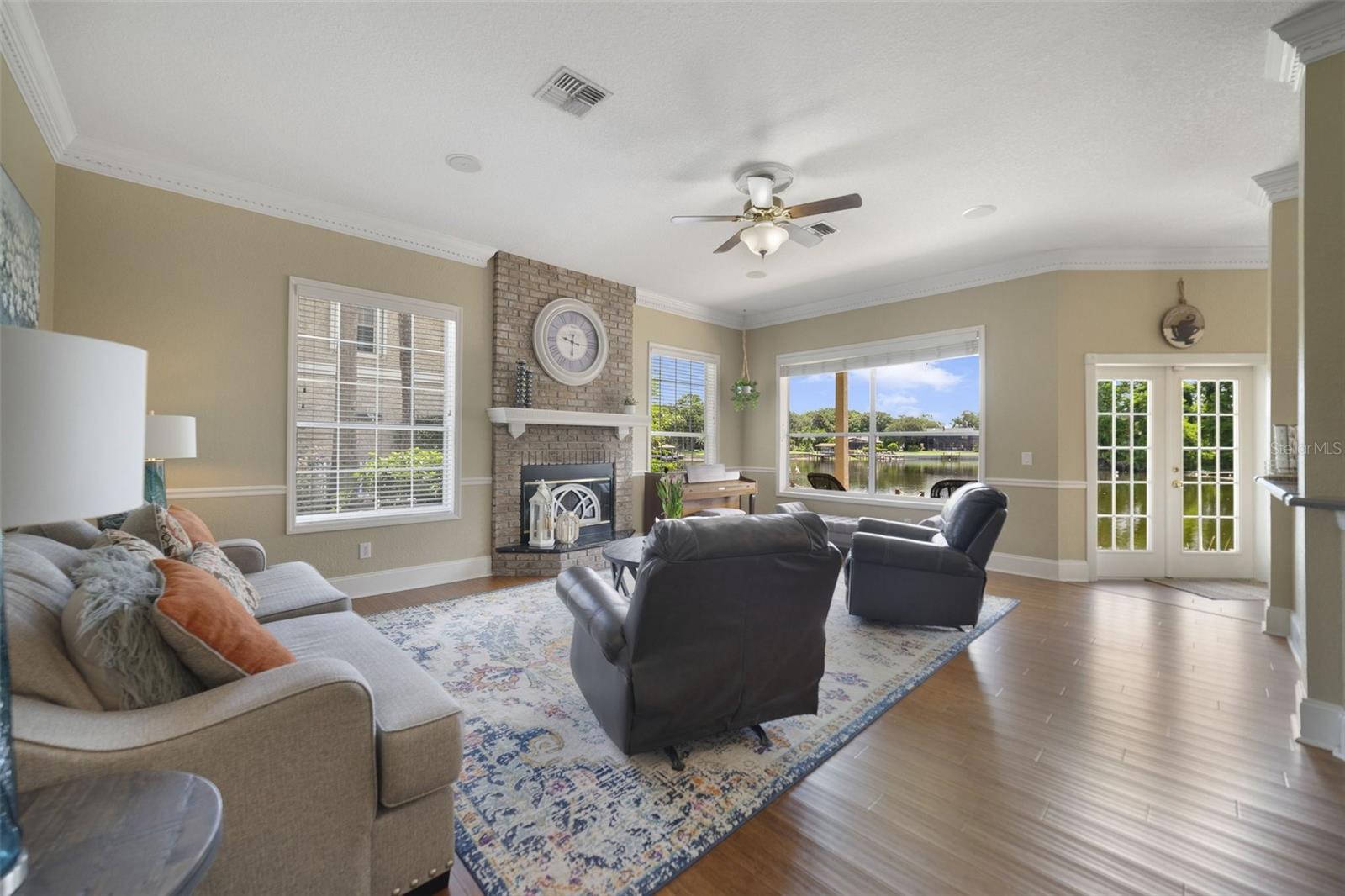 1425 RIVIERA DRIVE