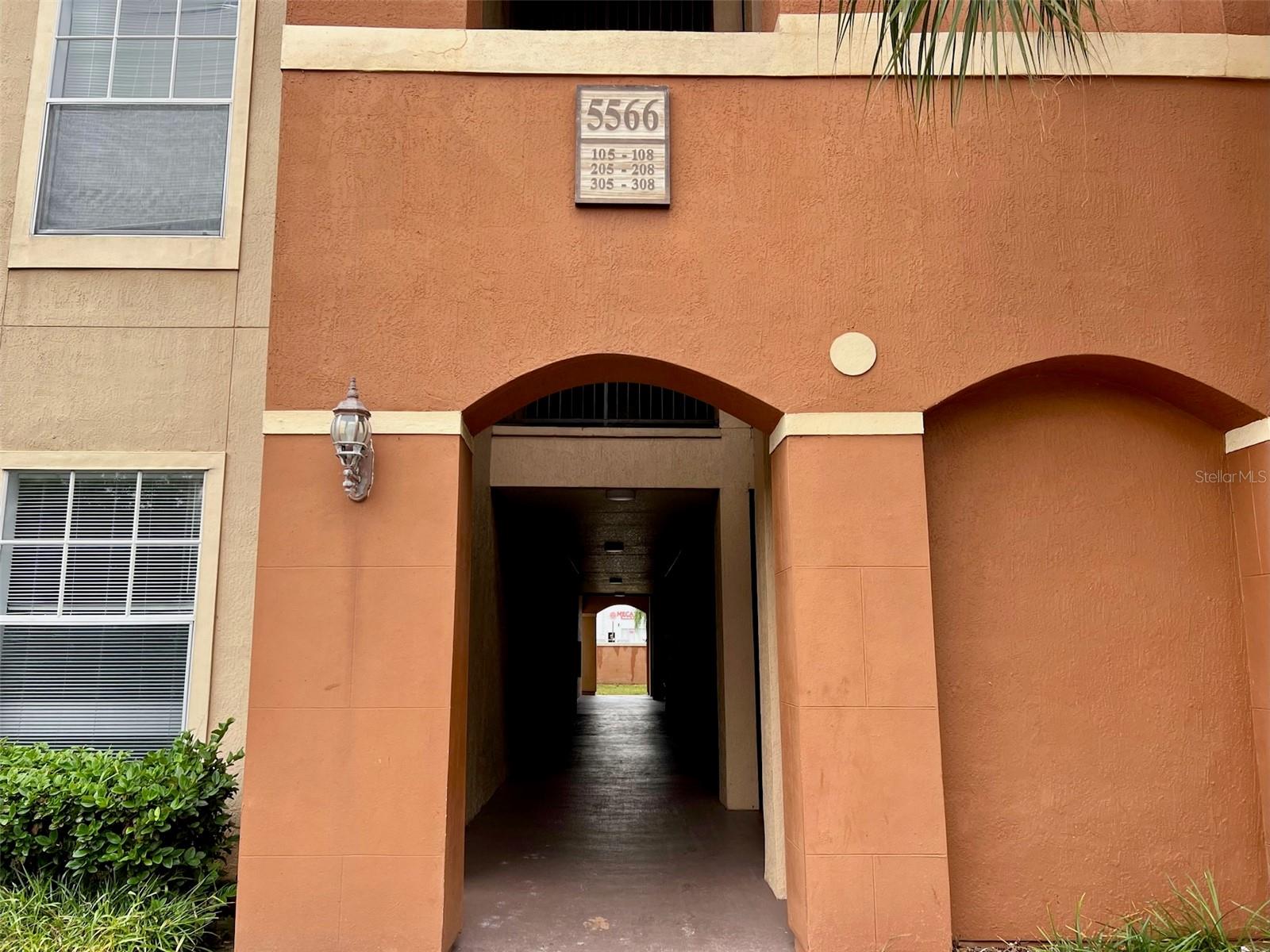 5566 METROWEST BOULEVARD 2-105