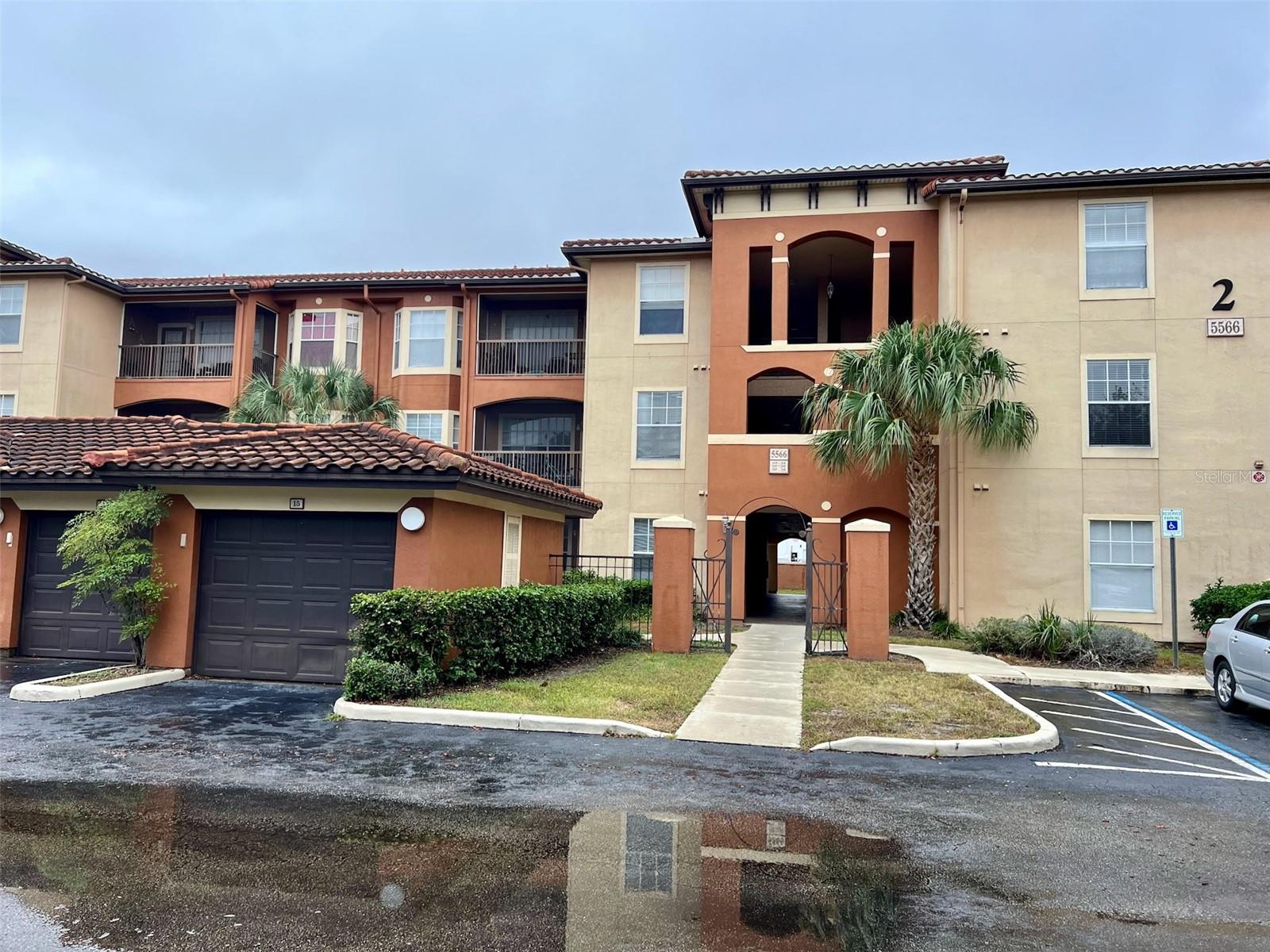 PALMS CLUB CONDOMINIUM - Residential