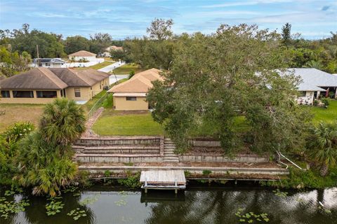 A home in PORT CHARLOTTE