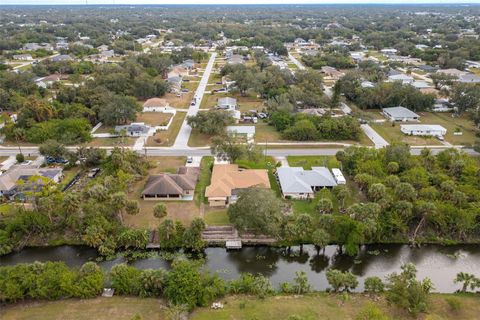 A home in PORT CHARLOTTE