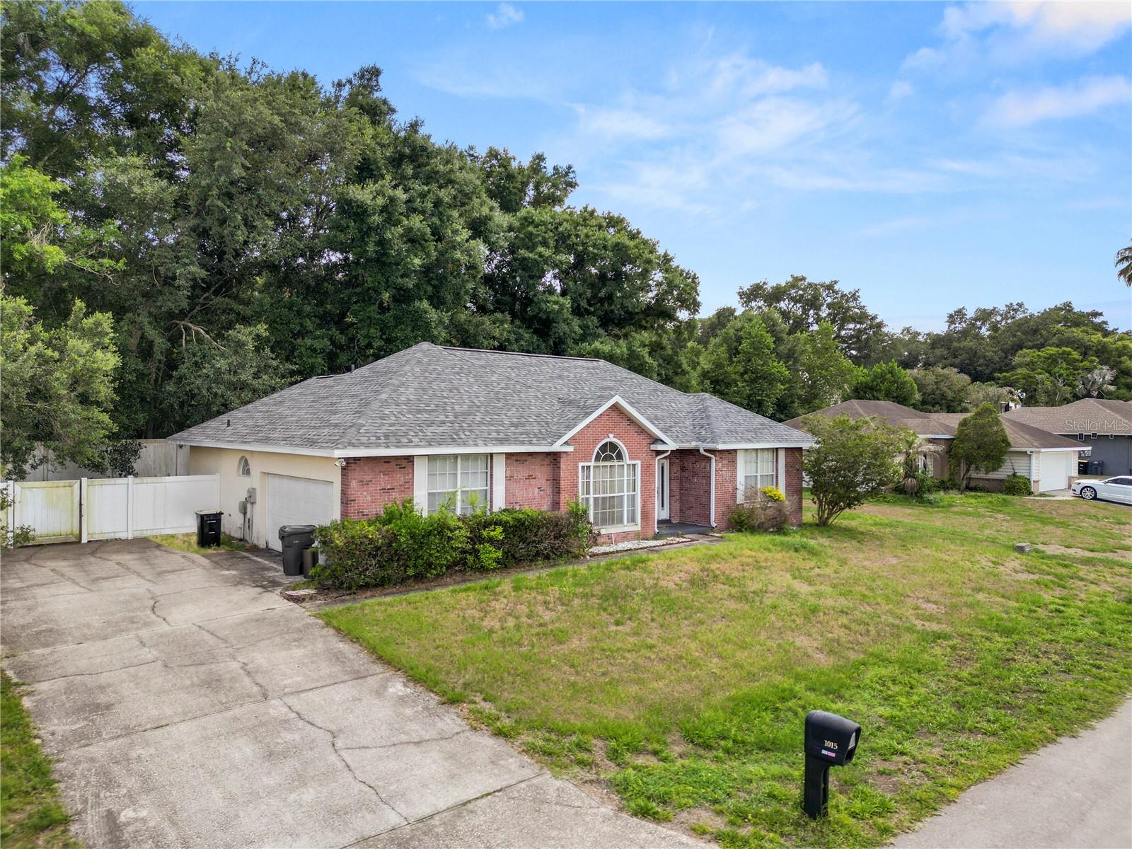 HIDDEN LAKE ESTATES - Residential