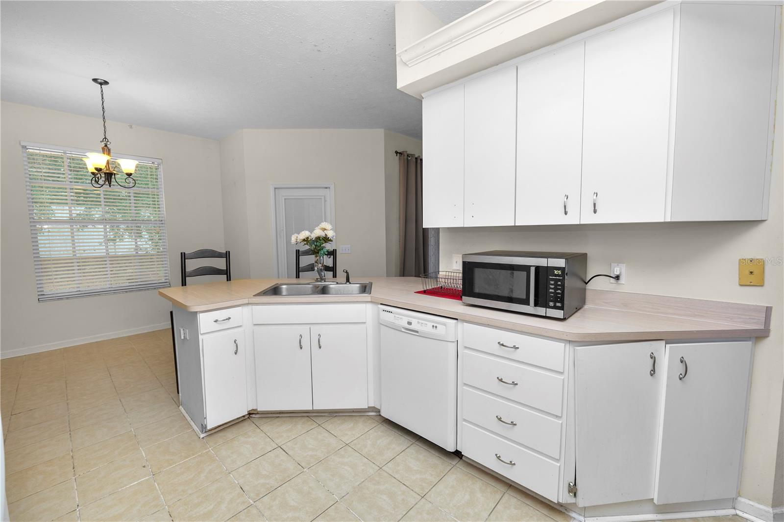 HIDDEN LAKE ESTATES - Residential