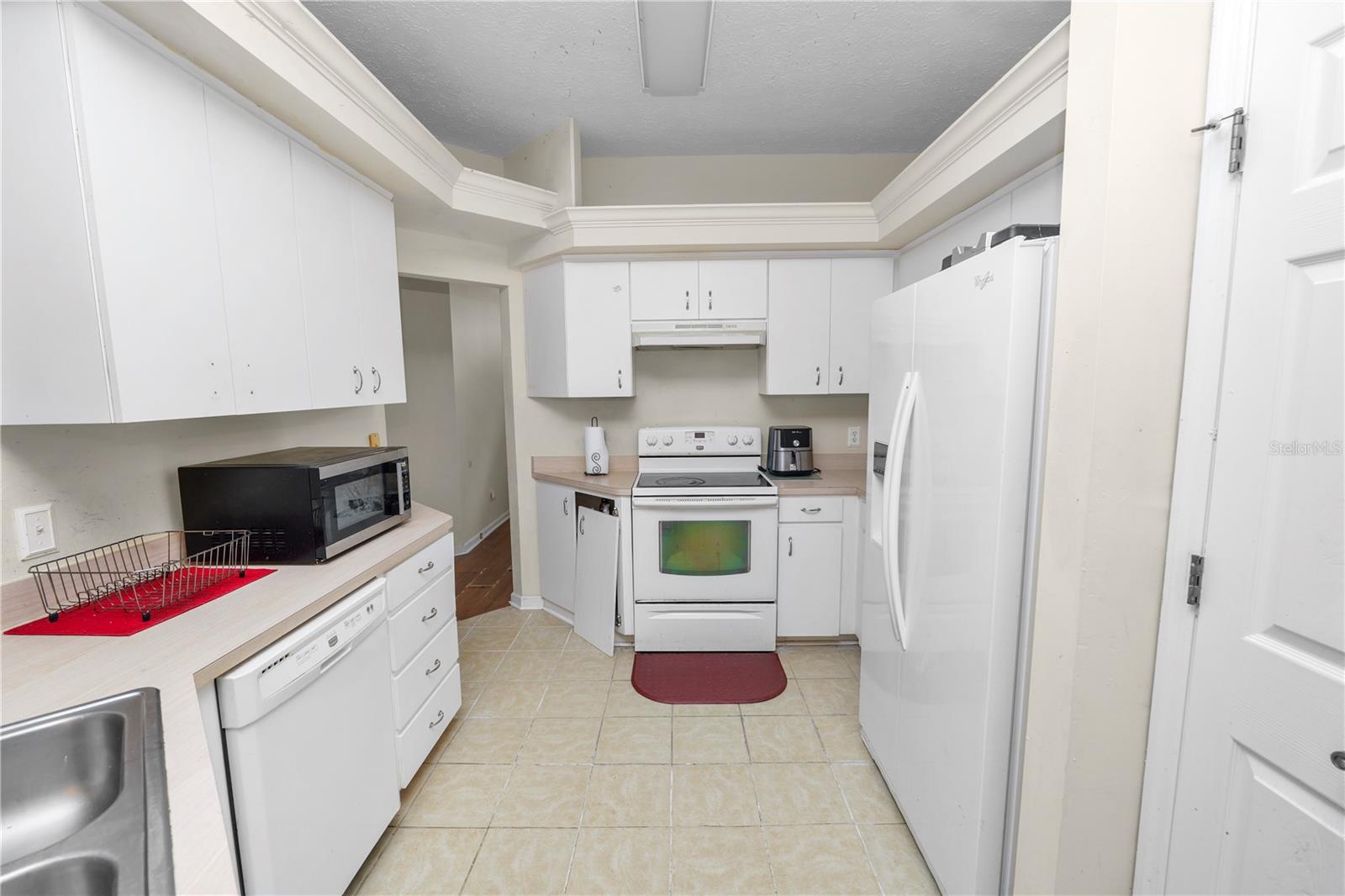 HIDDEN LAKE ESTATES - Residential