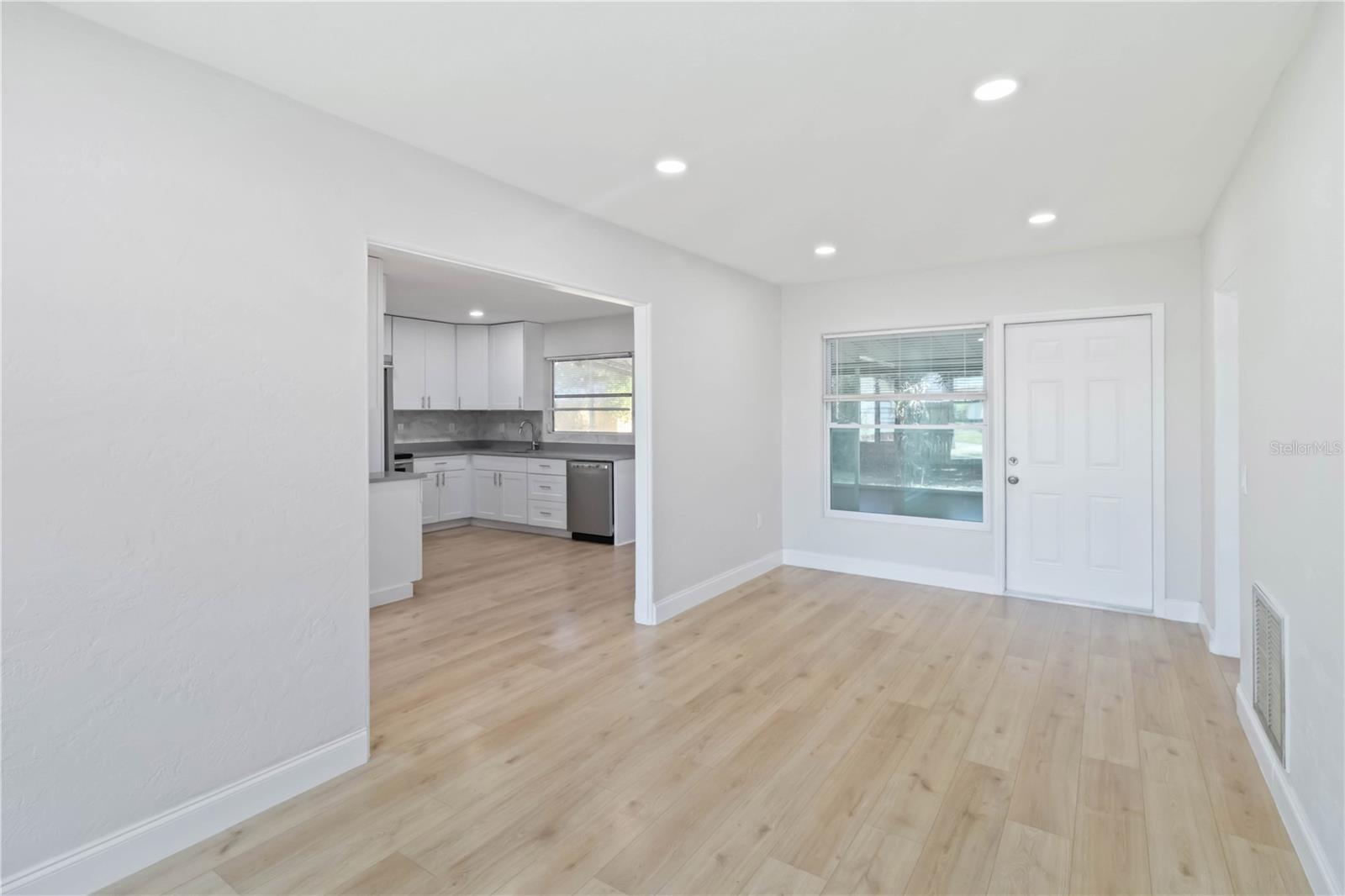 KENNETH CITY - Residential