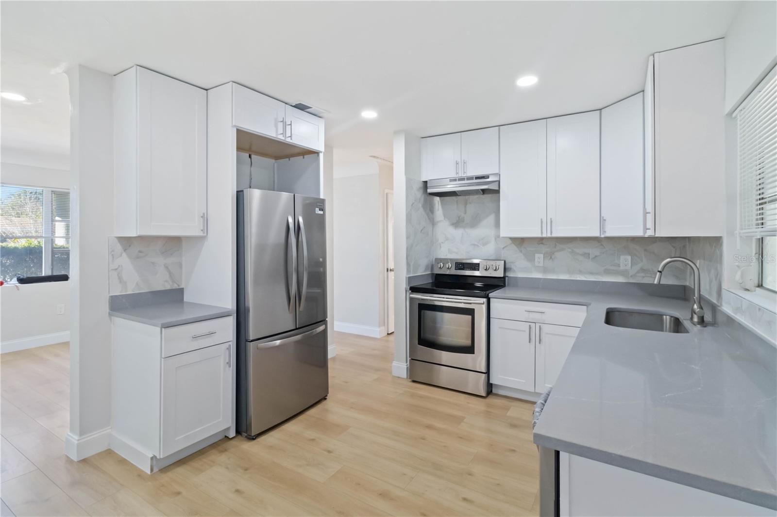 KENNETH CITY - Residential