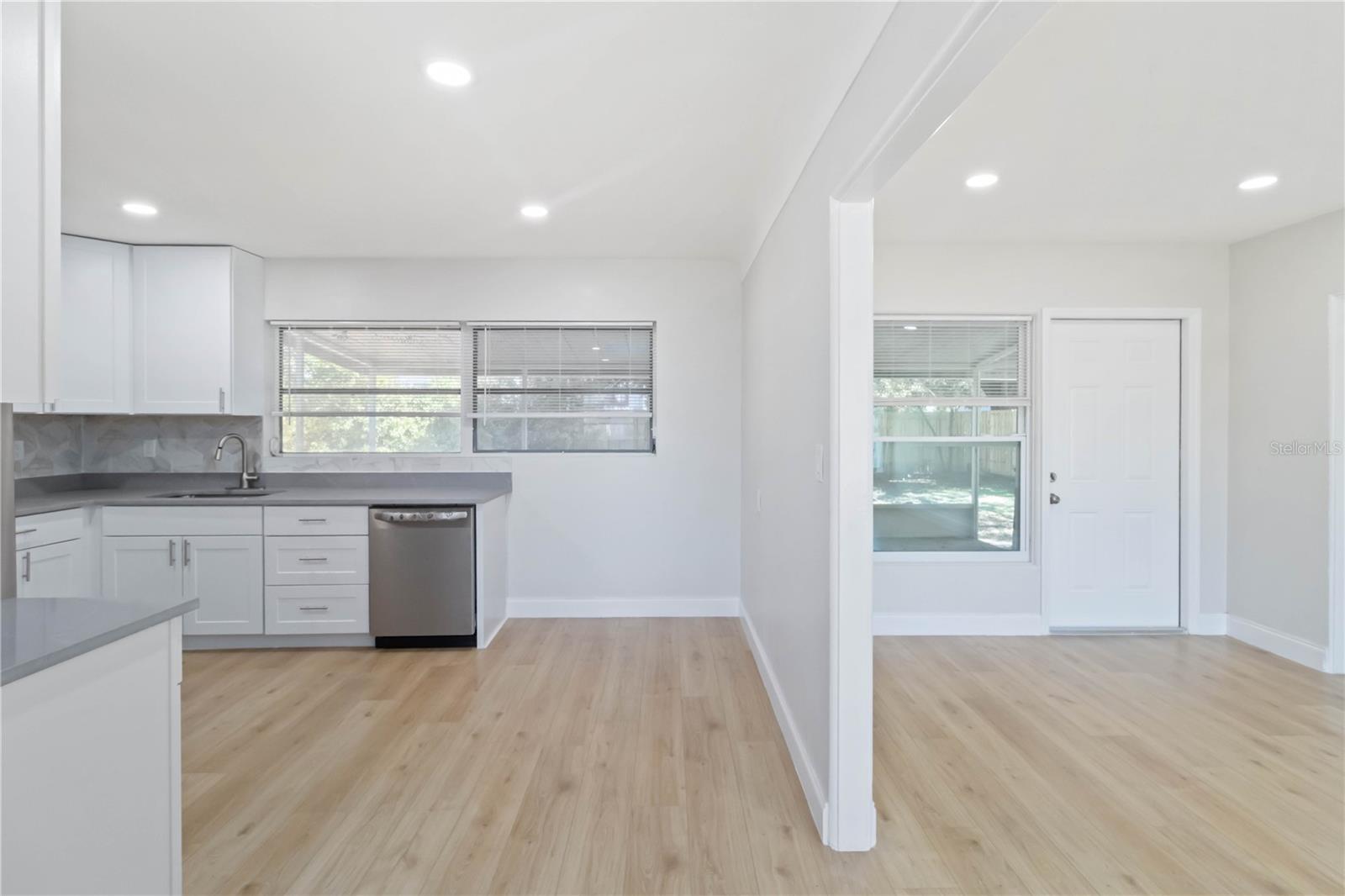 KENNETH CITY - Residential