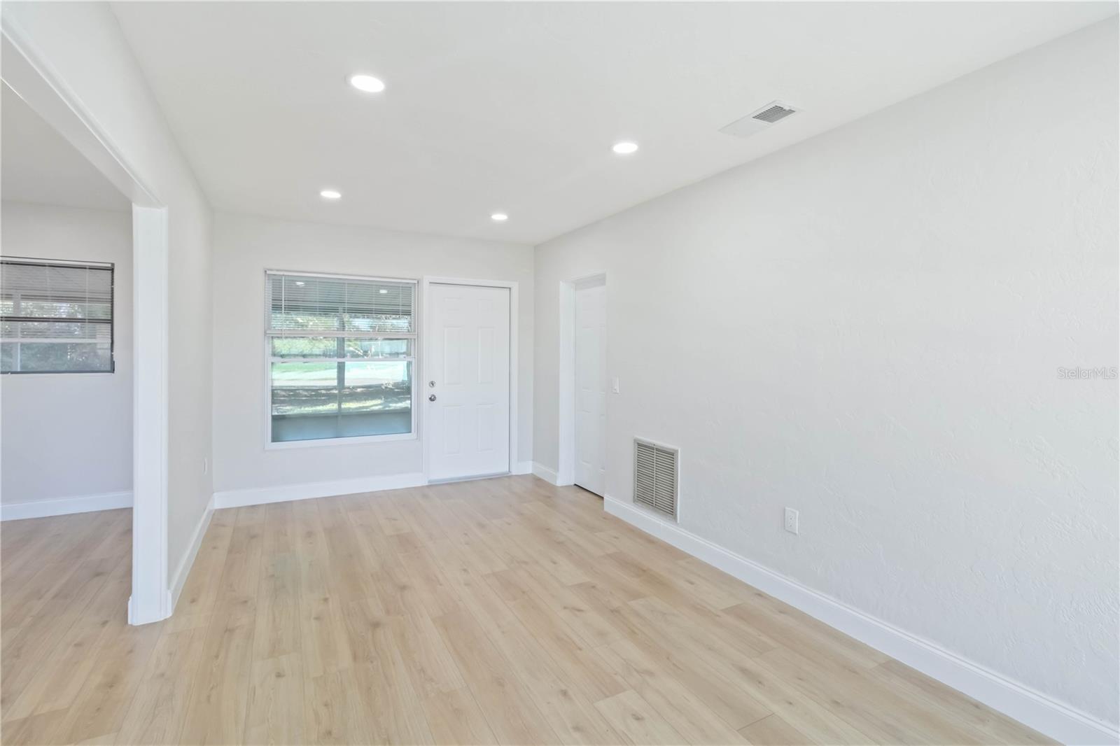 KENNETH CITY - Residential