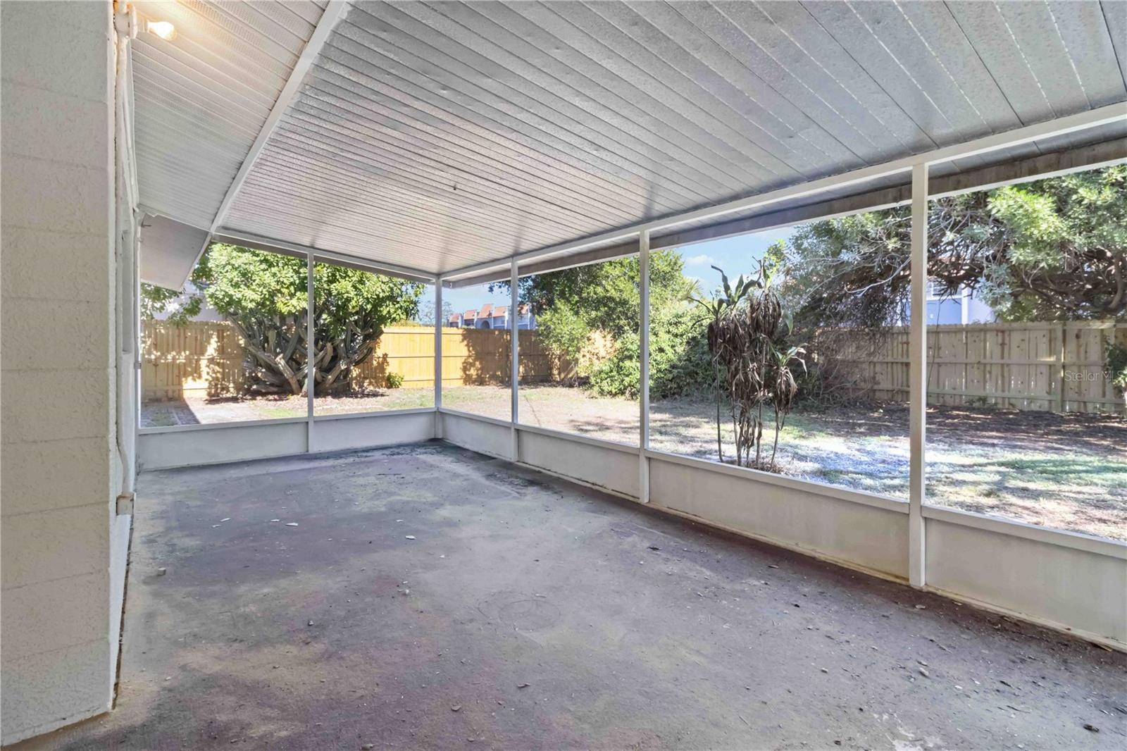 KENNETH CITY - Residential