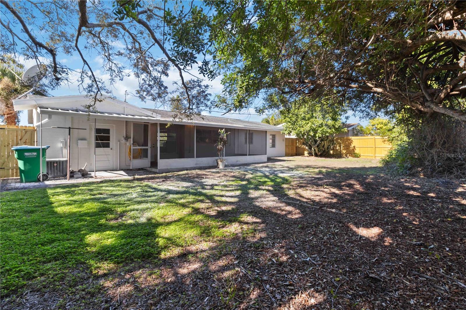 KENNETH CITY - Residential