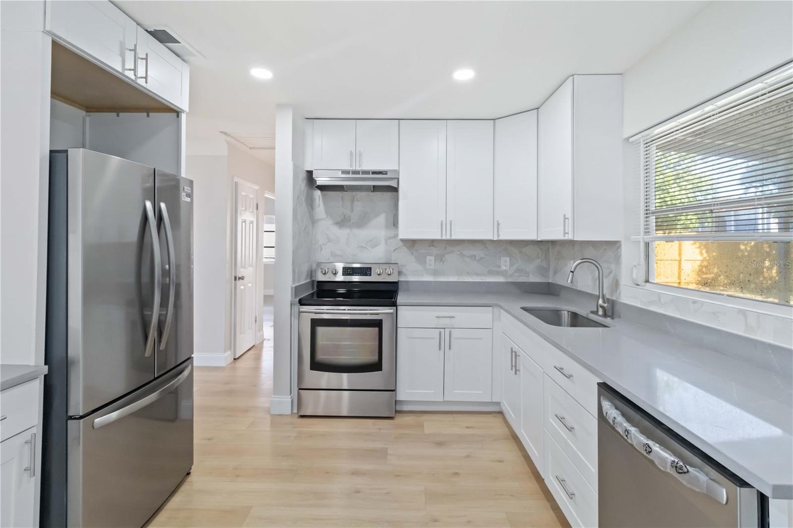 KENNETH CITY - Residential