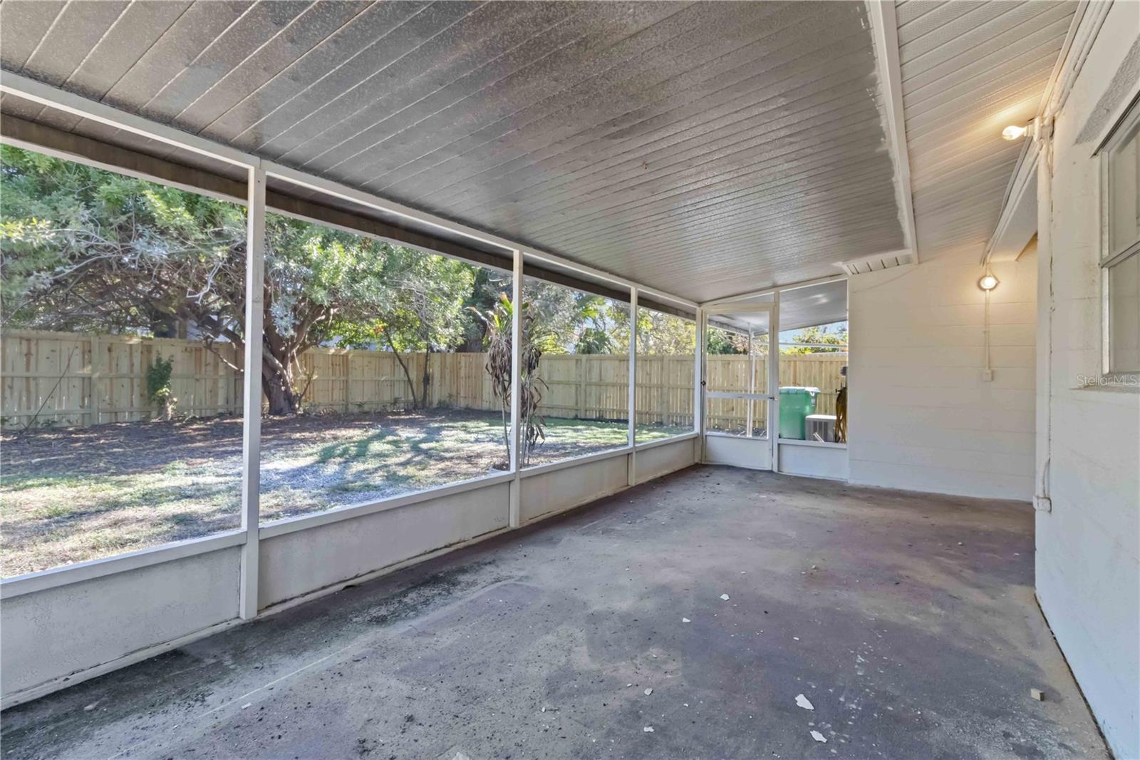 KENNETH CITY - Residential