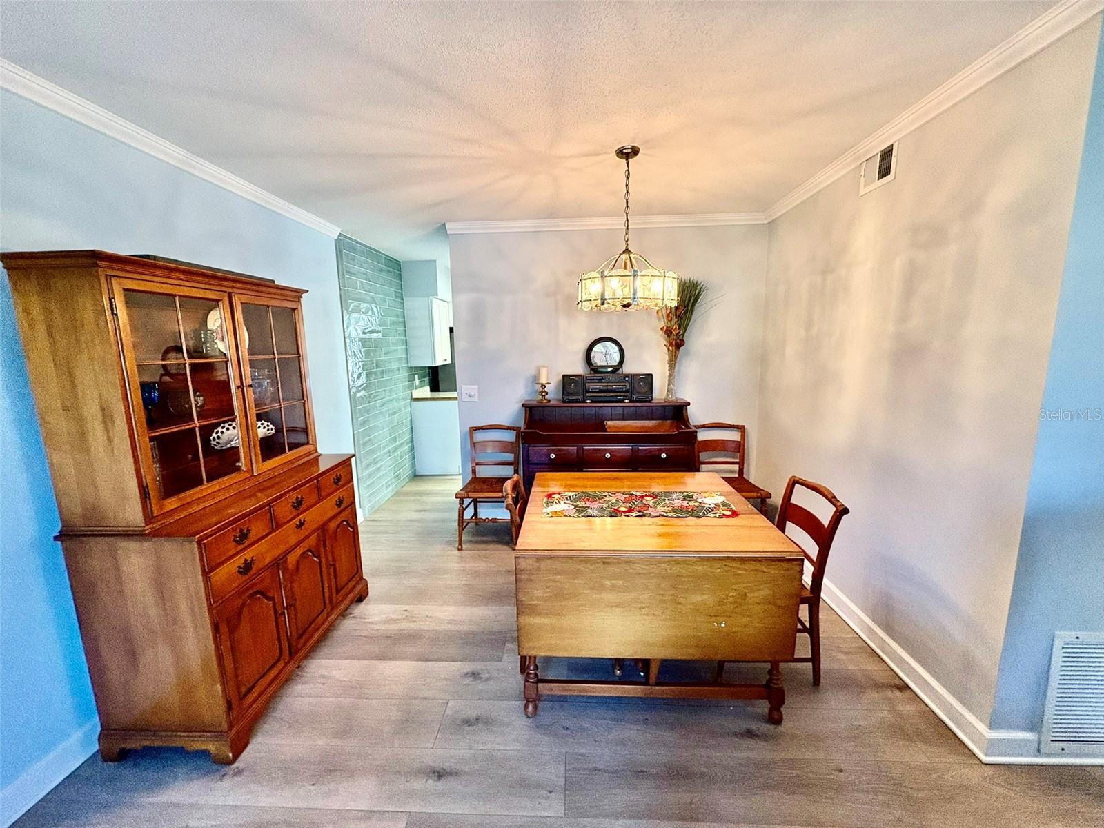 ON TOP OF THE WORLD - Residential