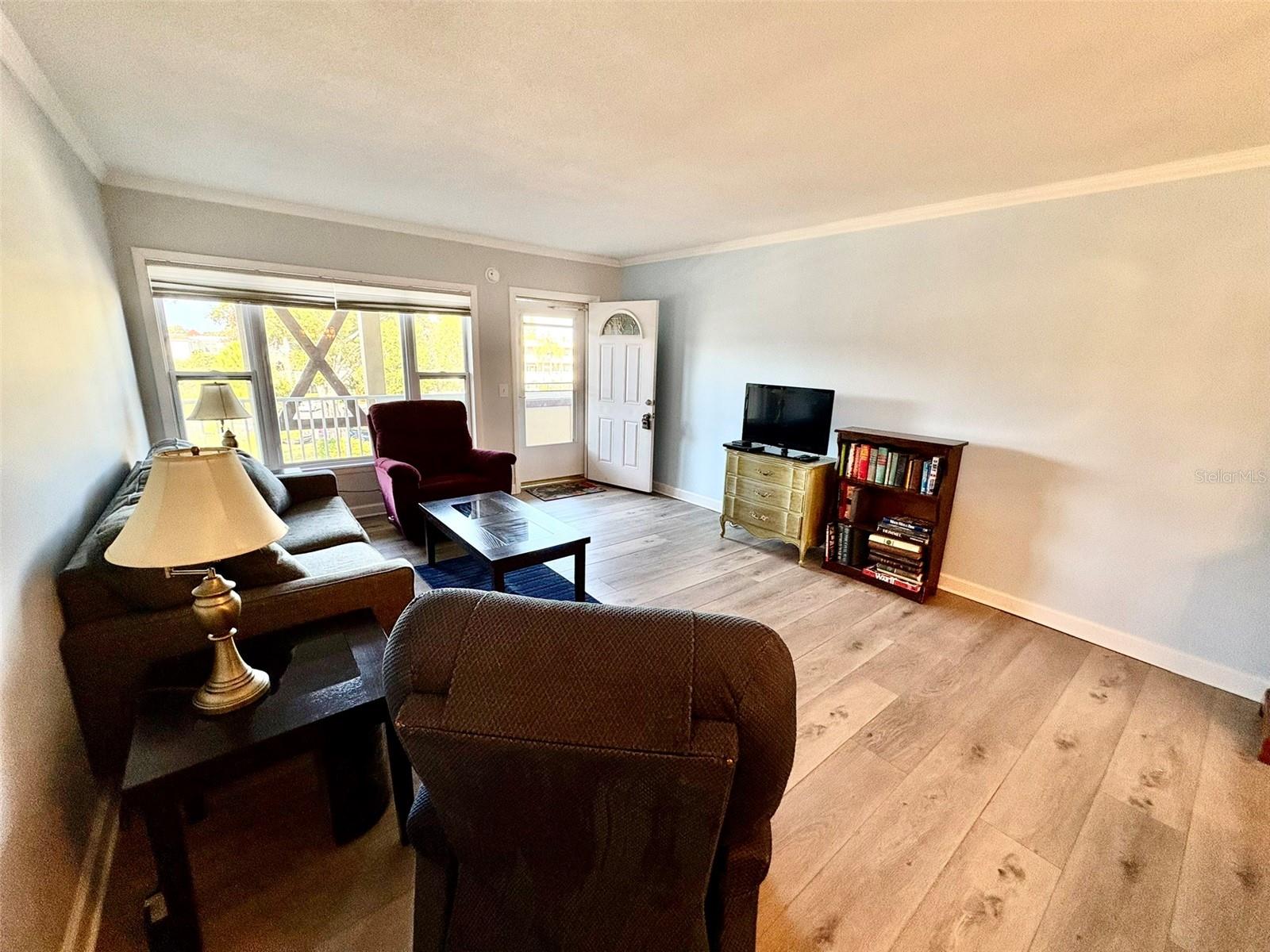 ON TOP OF THE WORLD - Residential