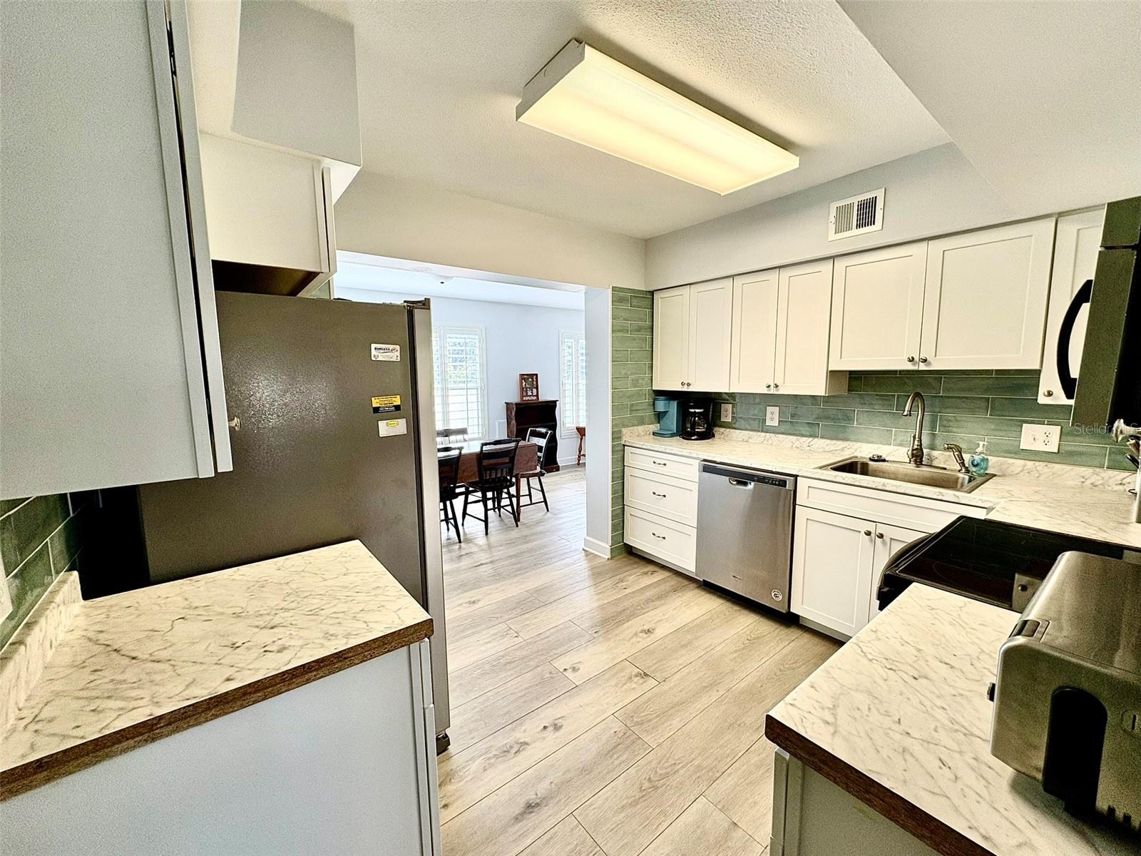 ON TOP OF THE WORLD - Residential