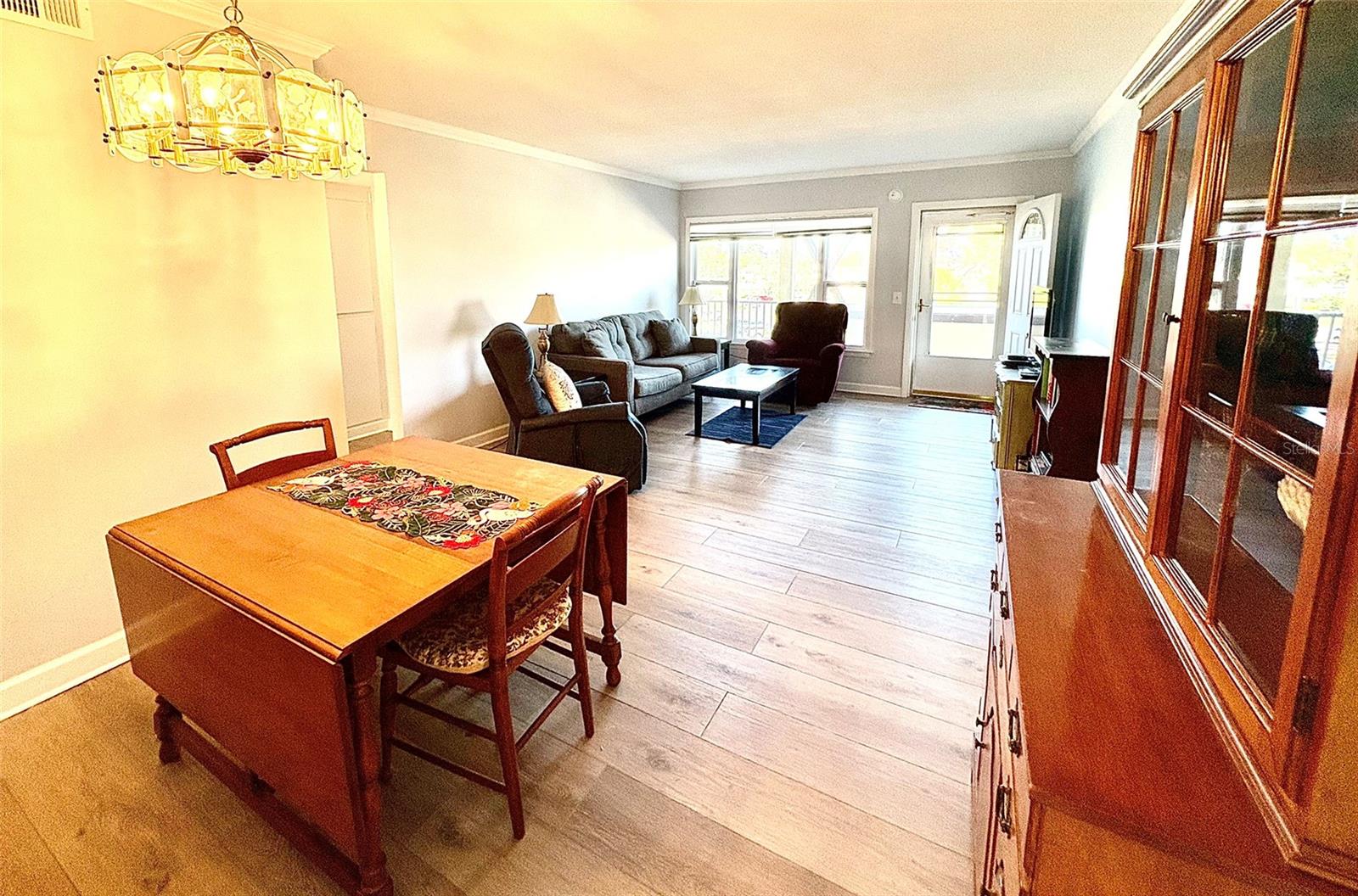 ON TOP OF THE WORLD - Residential